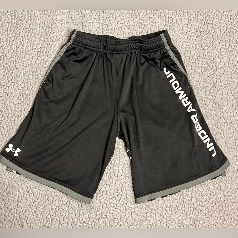 Under Armour Athletic Basketball Shorts Black And Camo Big Boys Size Large
